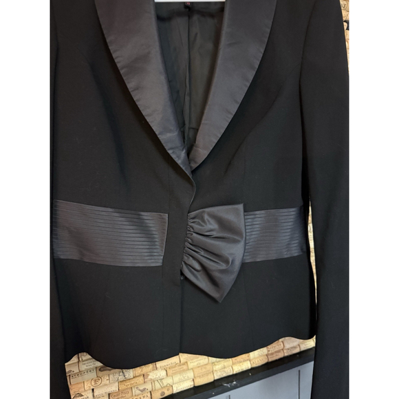 Escada Women’s Wool Blend Formal Blazer With Silk Trim Black Size 40 (US 6) - Picture 3 of 8
